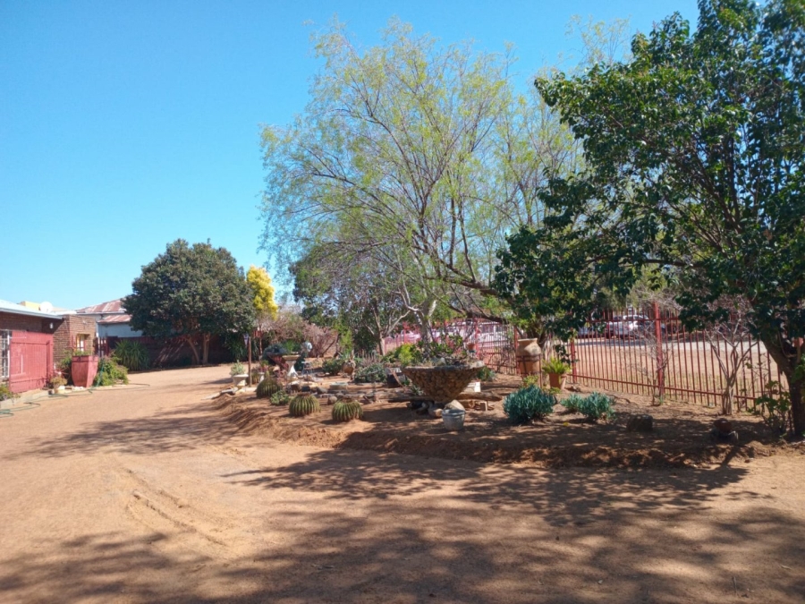 7 Bedroom Property for Sale in Bloemhof North West